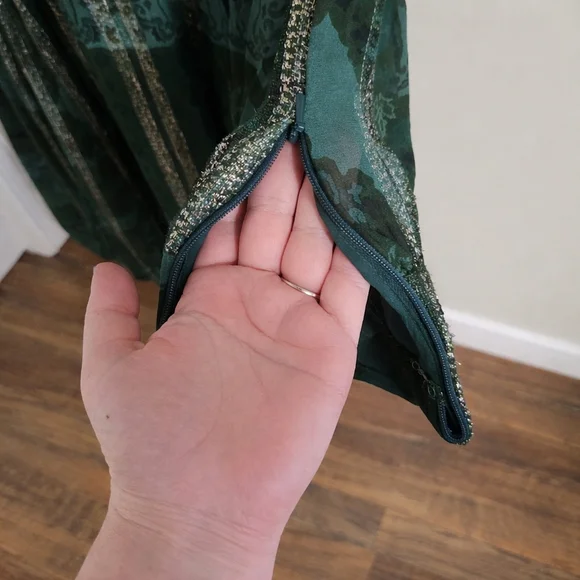 CIEBON Onella Metallic Stripe Chiffon Midi Dress Green Gold NWT Size L - Picture 6 of 11